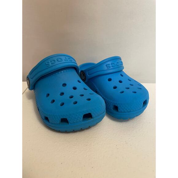 CROCS 2 pair children‎ size 6 Blue pair and Shark gray/black EUC - Picture 13 of 16